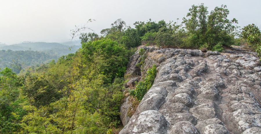 roche bosselée au parc national de phu hin rong kla phitsanulok