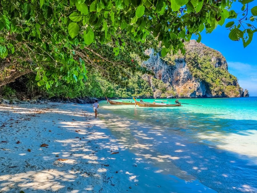 sur monkey beach excursion journee ko phi phi