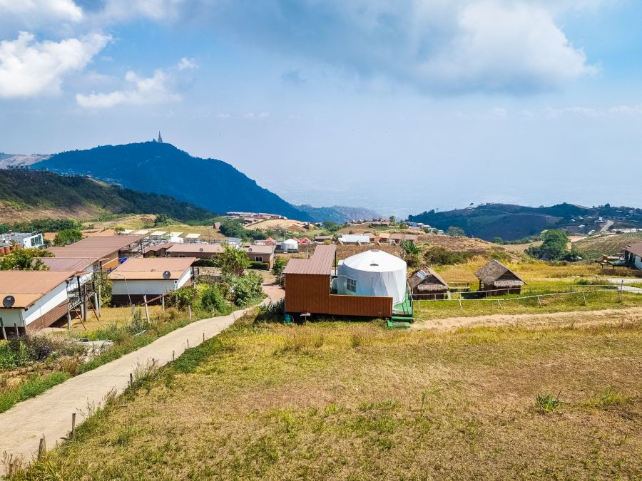 vue bouchée sur la vallée depuis phu thap boek
