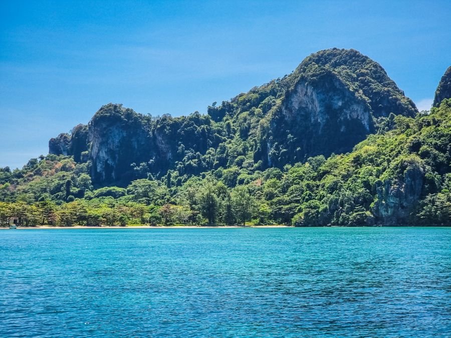 vue sur loh lana bay et ko phi phi don depuis bateau