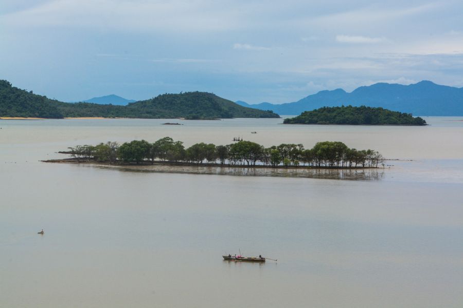 vue sur baie depuis restaurant victoria cliff kawthaung birmanie
