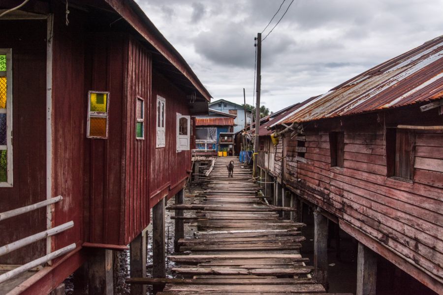 allee pilotis village île tonton kawthaung birmanie