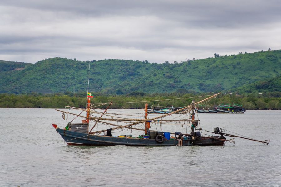 bateau de peche village île tonton kawthaung birmanie