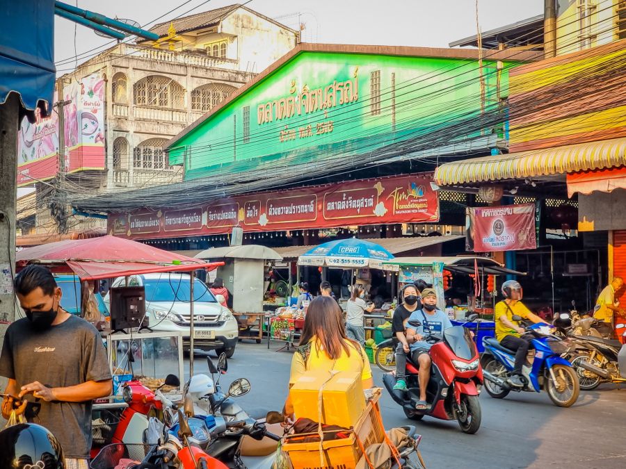 devant rat phatdu fresh market a nan thailande