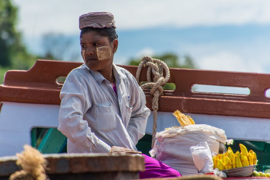 feem birmane tanaka joues au port de kawthaung