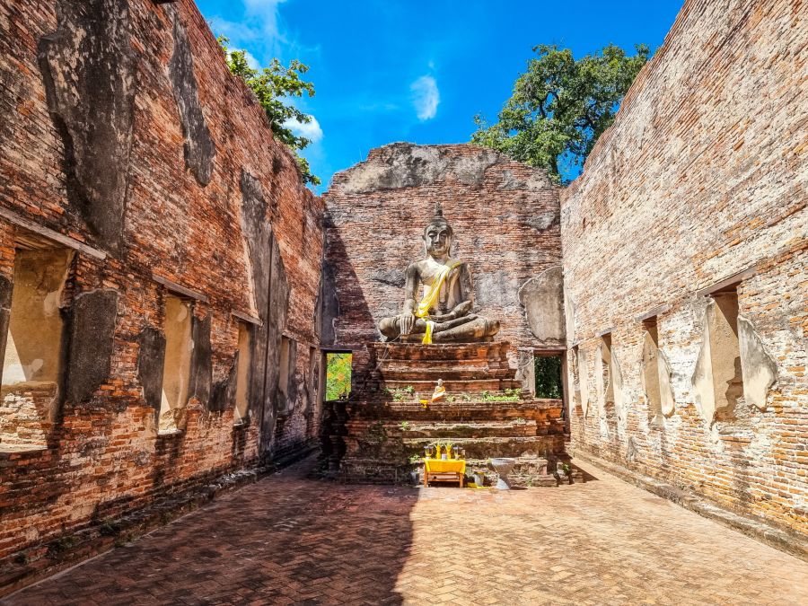 interieur wat boromphuttharam parc historique ayutthaya