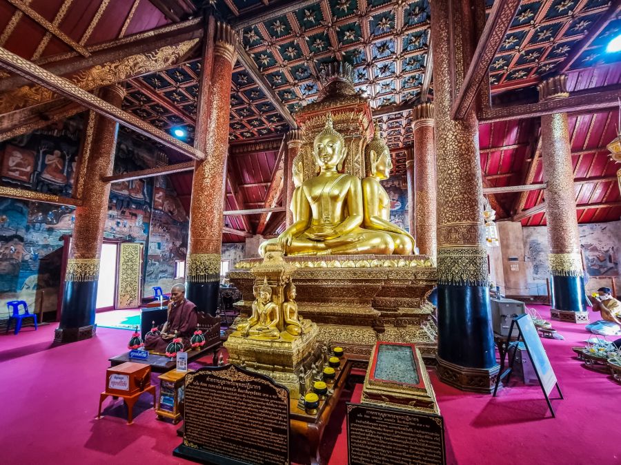 interieur du wat phumin de nan thailande