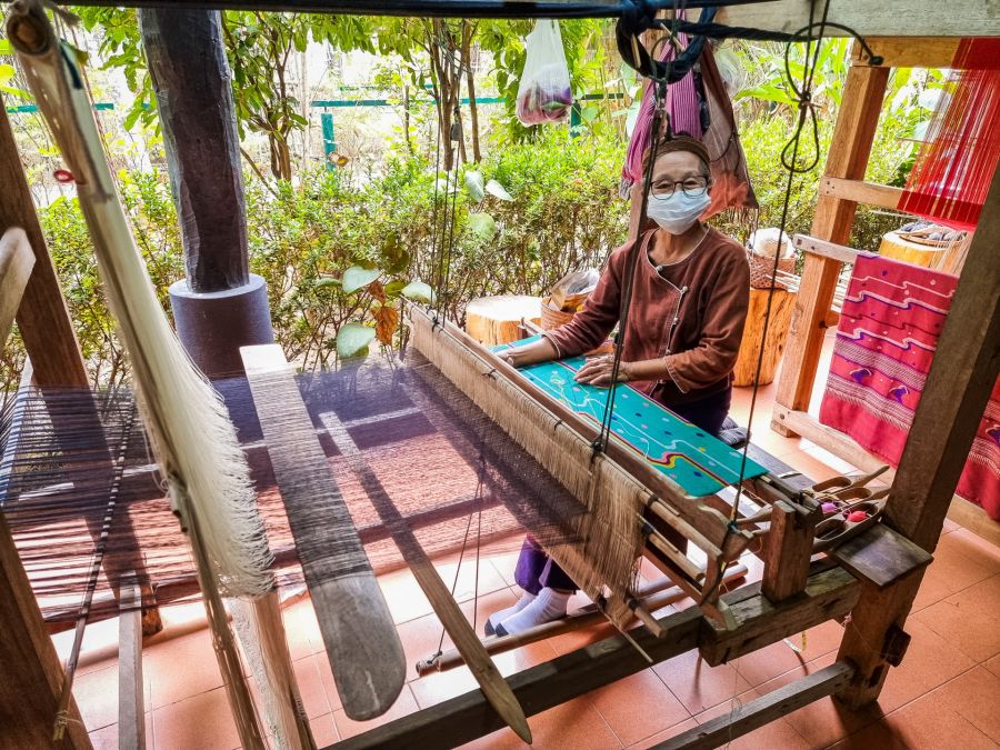 machine a tisser nan noble house hong chao fong kham nan thailande