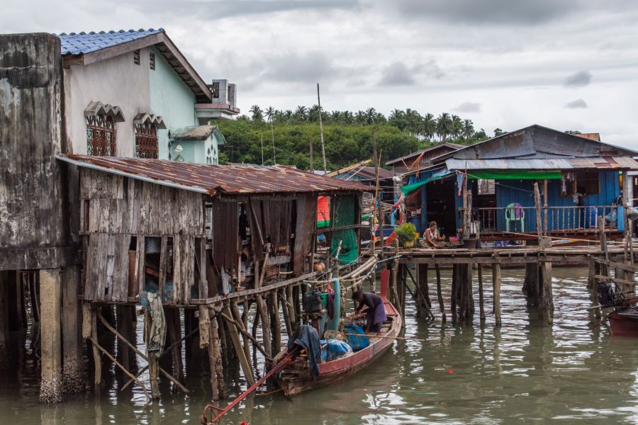 maisons sur pilotis village île tonton kawthaung birmanie