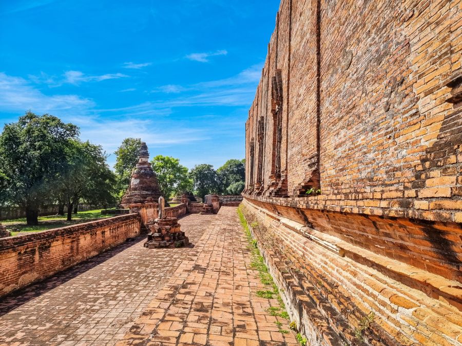 mur exterieur du wat maheyong ayutthaya