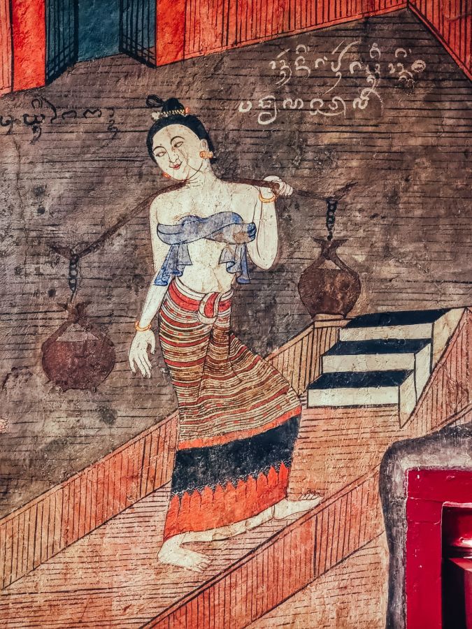 peinture murale femme au wat phumin de nan thailande