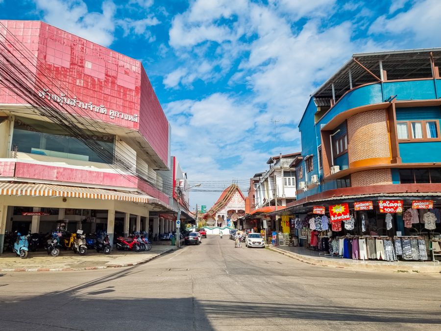 rue proche du marché de nan thailande
