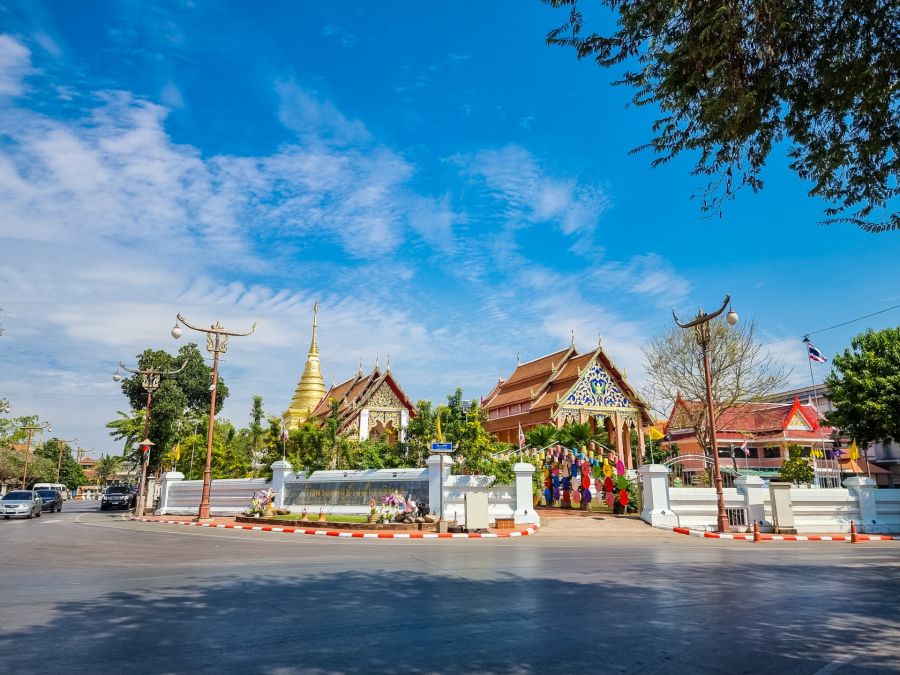 vue densemble du wat chang kham nan thailande