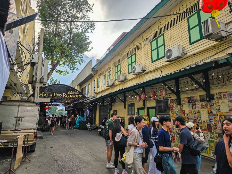 maha pho river view song wat bangkok
