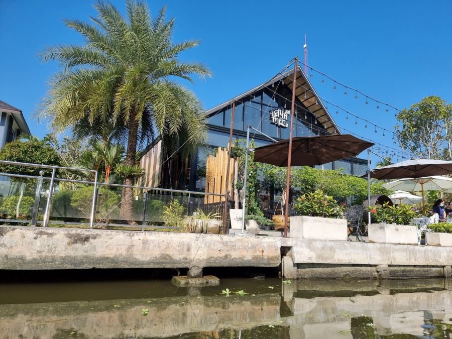 sane thaka cafe marché flottant de tha kha thailande