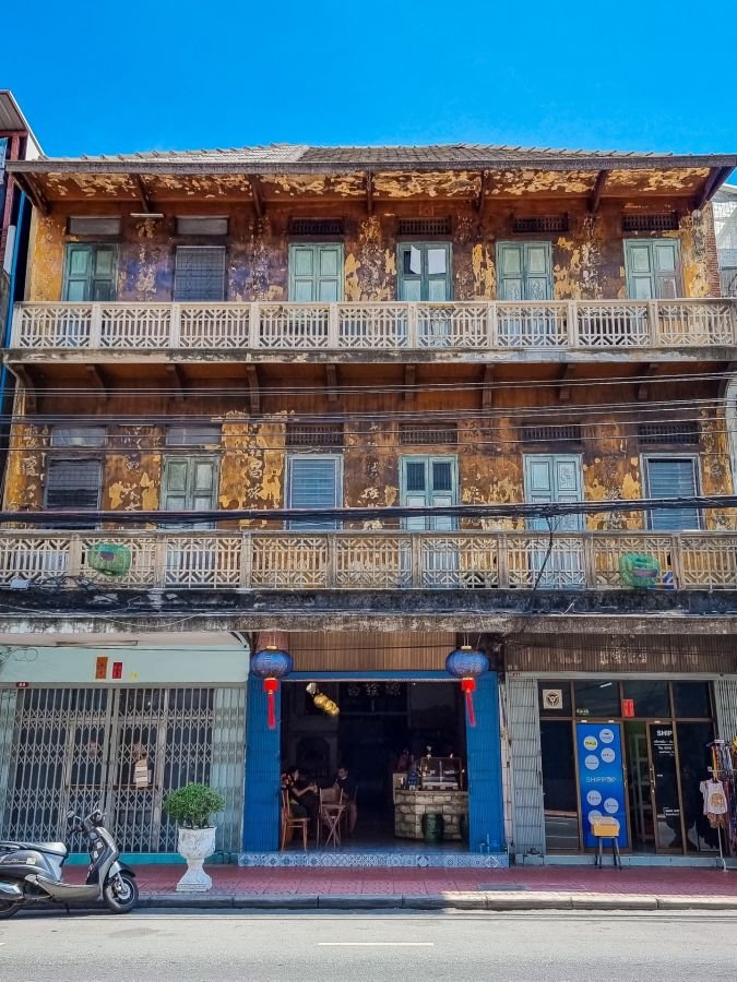 architecture le long de rama iv chinatown bangkok