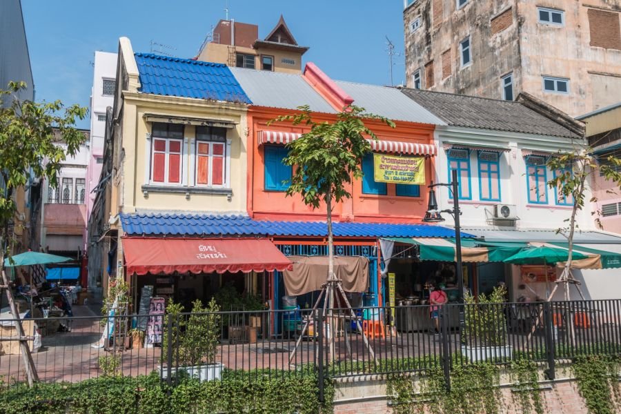 facades de maisons colorees canal ong ang bangkok