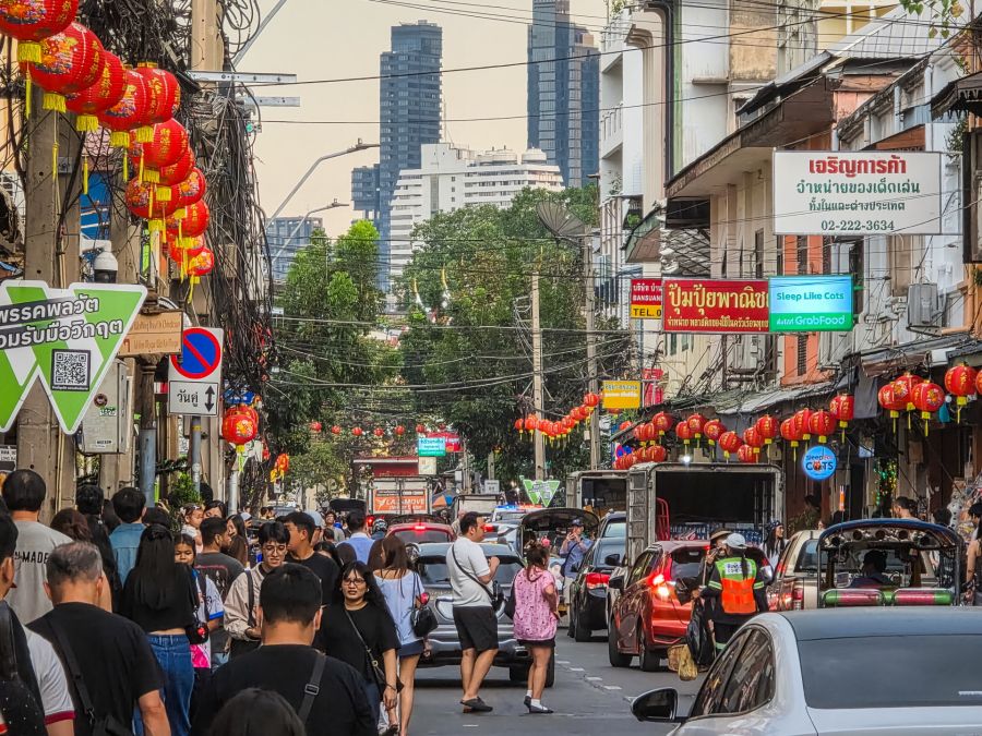 foule a song wat bangkok chinatown