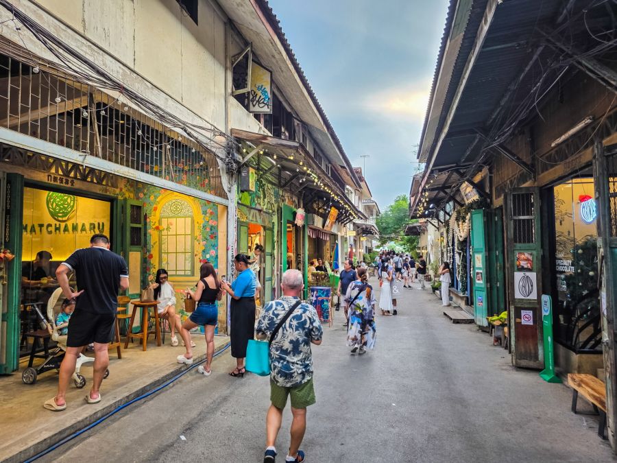 rue pietonne au coeur de song wat bangkok