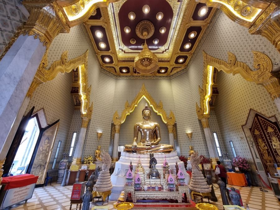 salle bouddha dor wat traimit bangkok