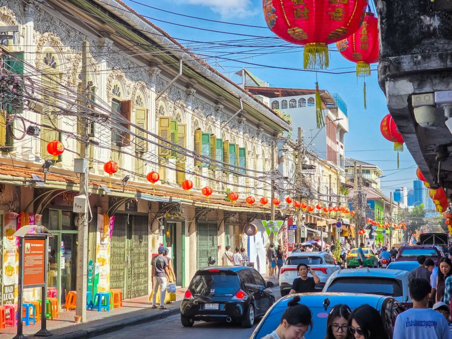 song wat road avec beau soleil bangkok