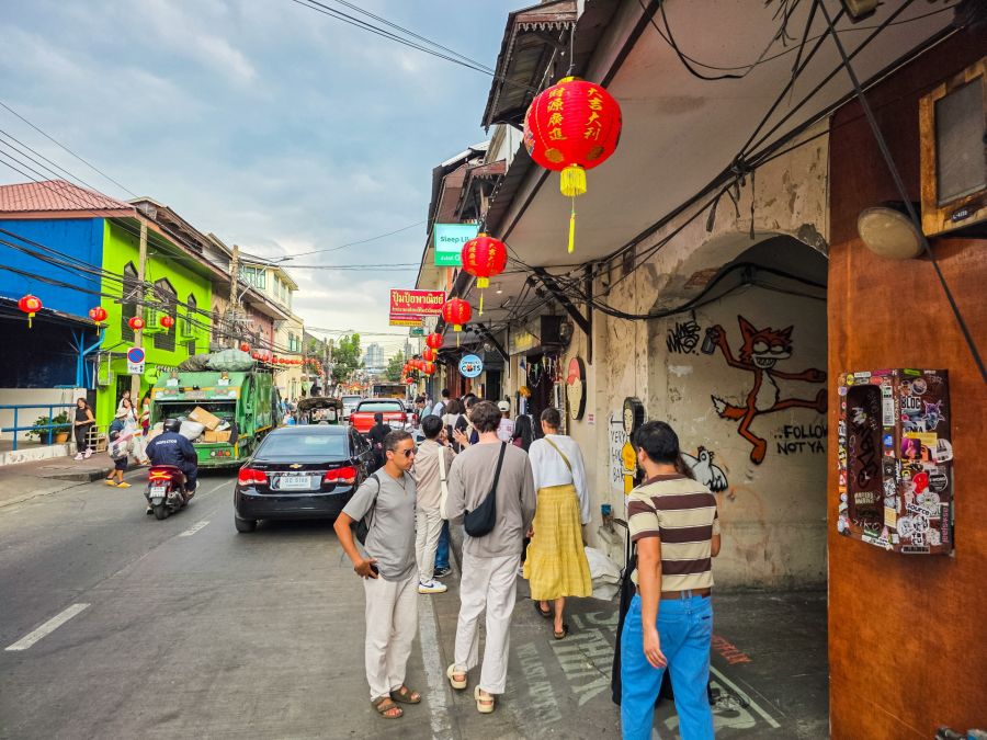 trottoir etroit song wat road bangkok