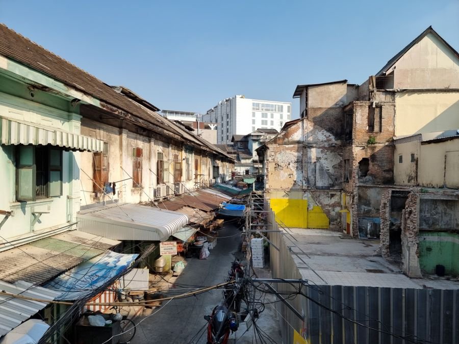 vue depuis balcon du charoen chai community museum chinatown bangkok