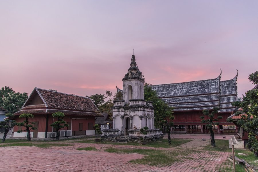 wai yai suwannaram phetchaburi