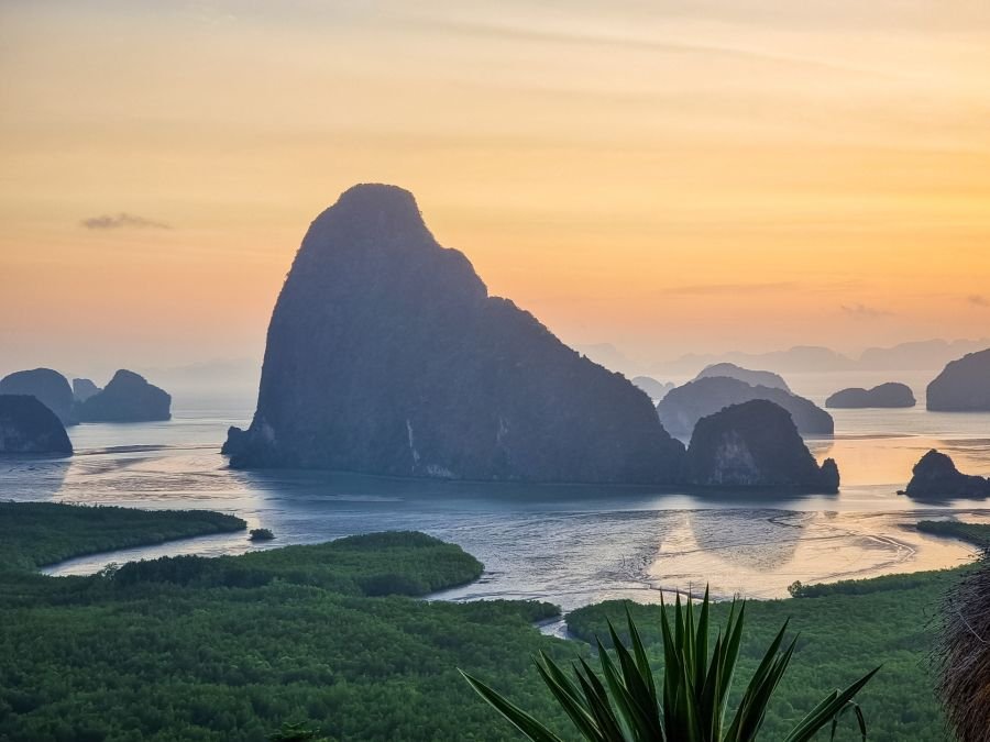 pain de sucre baie de phang nga au petit matin samet nangshe