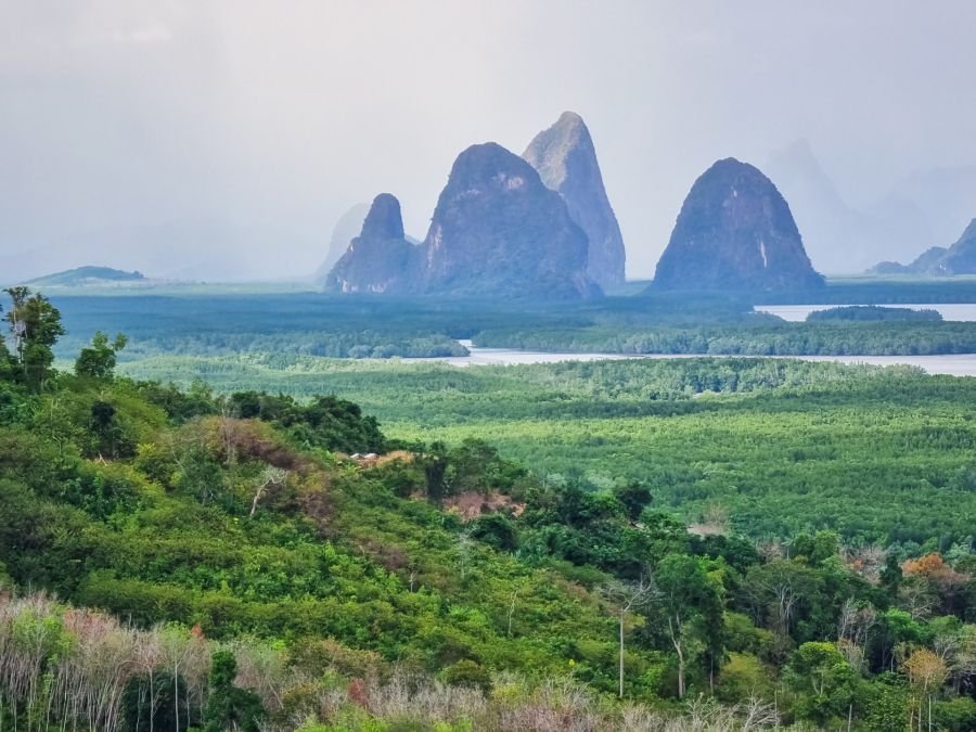 pitons karstique ao tho li viewpoint vaie de phang nga thailande