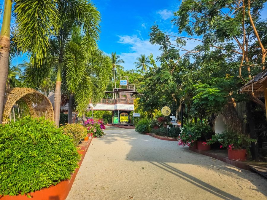 amenagements au naern thae wada viewpointkhanom thailande