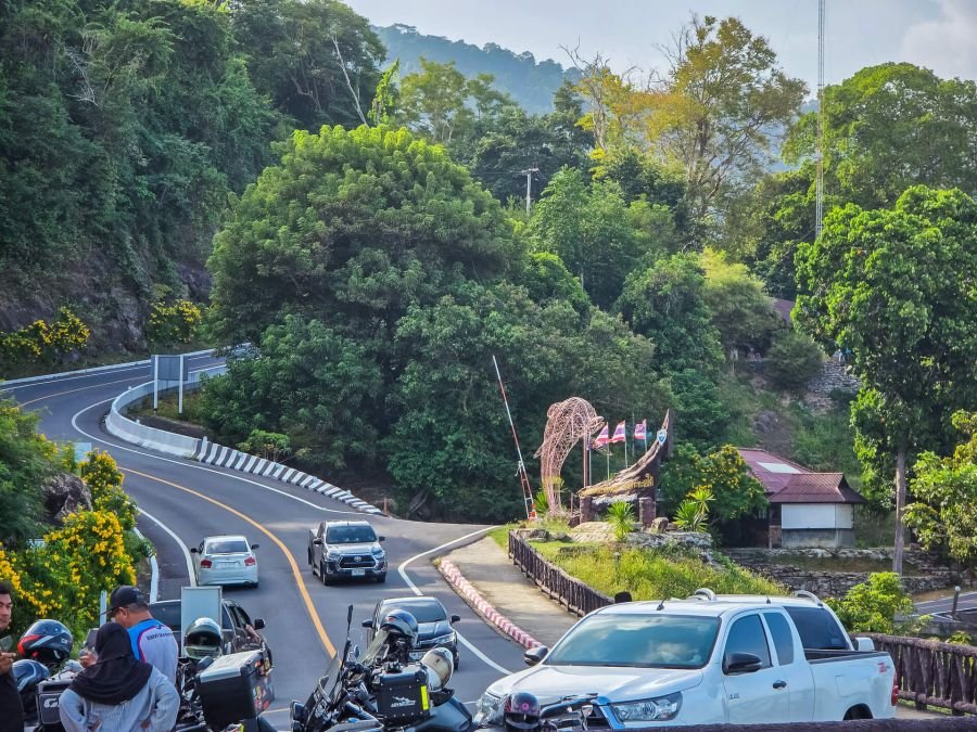 entree menant au hat khanom mu koh thale tai national park