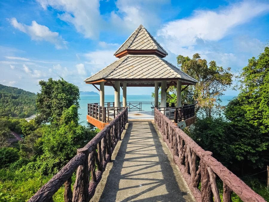 point de vue le long de la route sichon khanom thailande.jpg