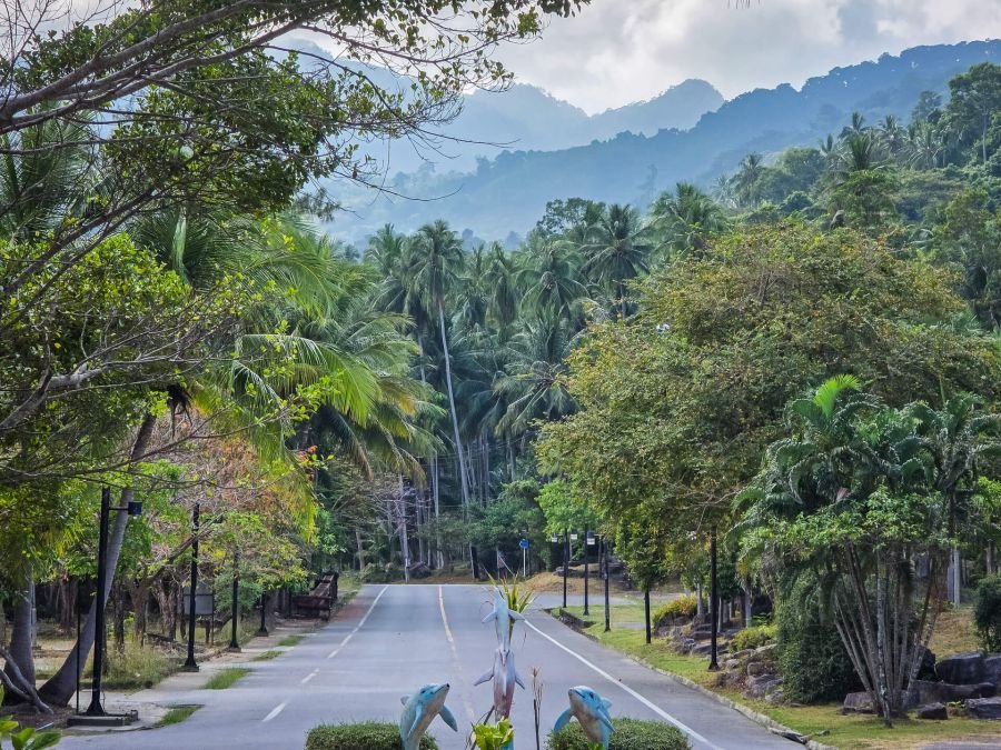 route arrivant sur phlai dam beach khanom thailande