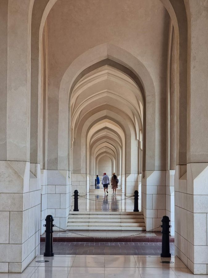 allée couverte complexe du palais royal de mascate oman