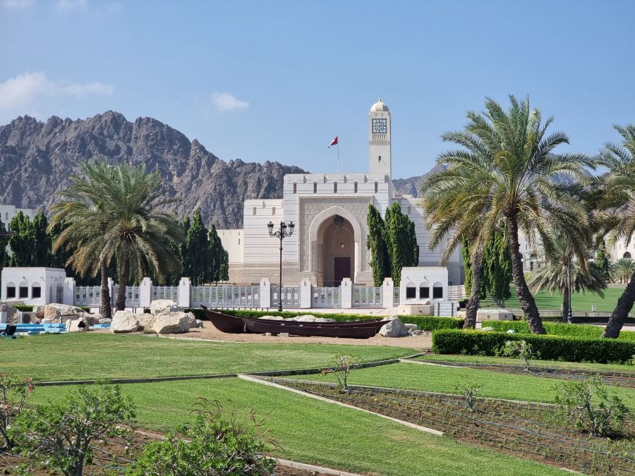 facade du conseil detat a mascate oman