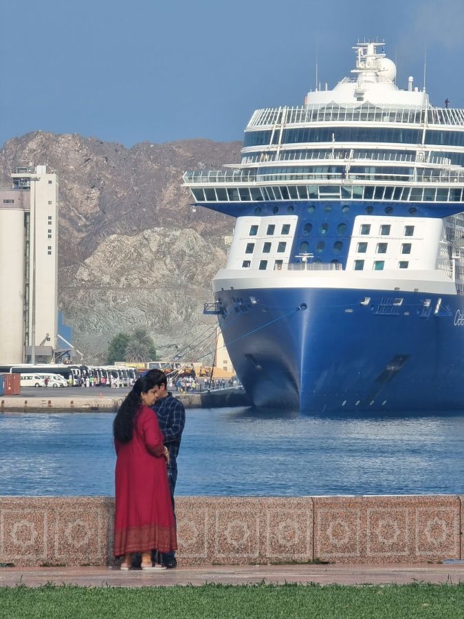 paquebot visible dans le port de mutrah oman