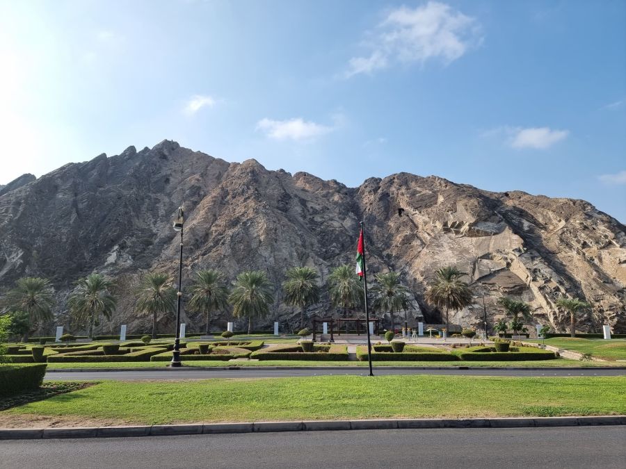 Petit parc public le long de mutrah corniche oman