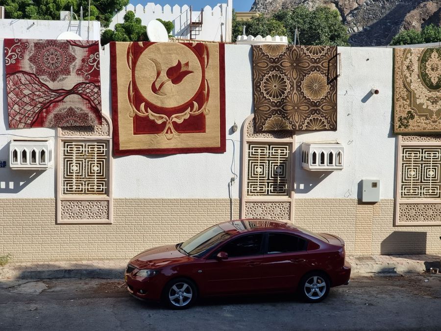tapisserie dans les rues de sidab oman
