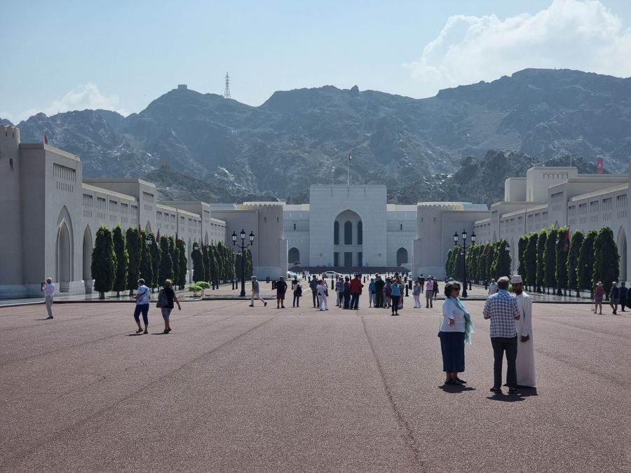 vue d'ensemble esplanade al alam palace oman