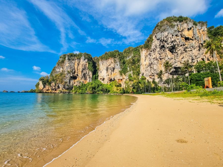 belle plage de tonsai krabi ao nang thailande