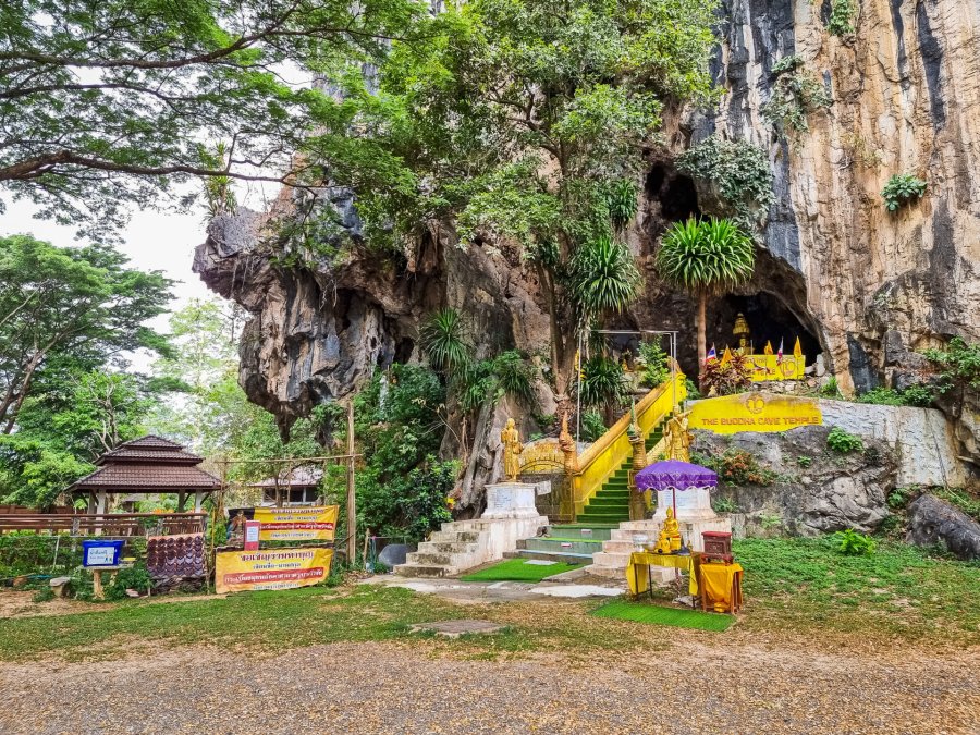 wat tham phra - chiang rai - thailande