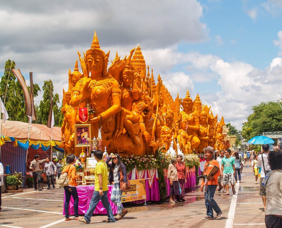 Sculptures de cire au festival des bougies d’Ubon Ratchathani
