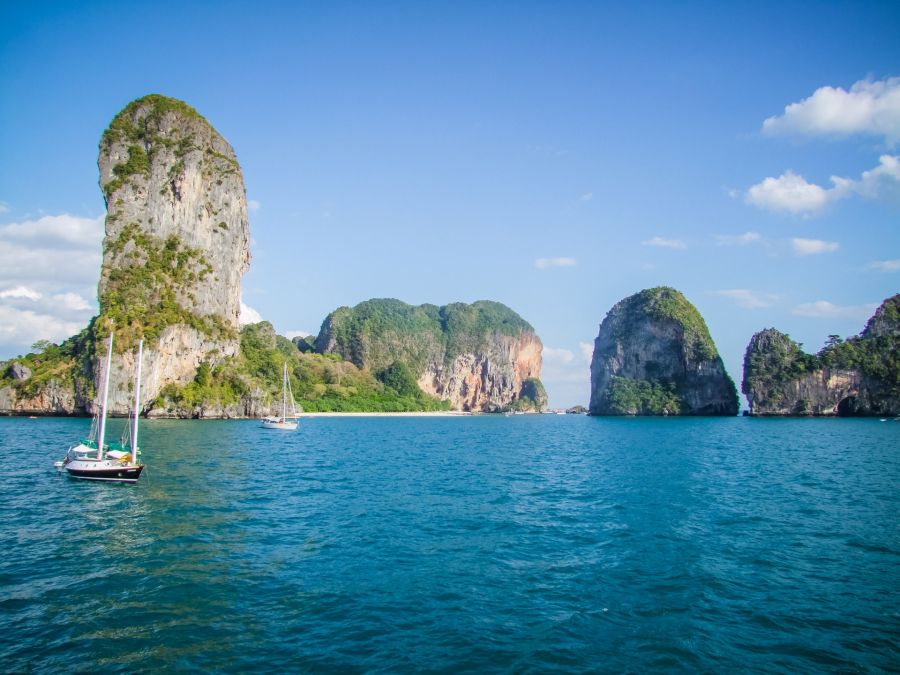 plage phra nang railay depuis mer krabi thailande