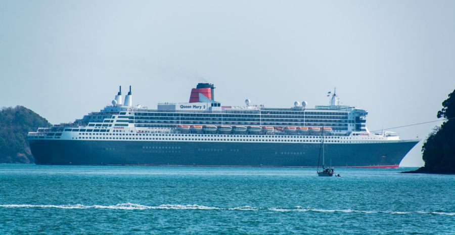 queen mary 2 quittant port de langkawi en malaisie