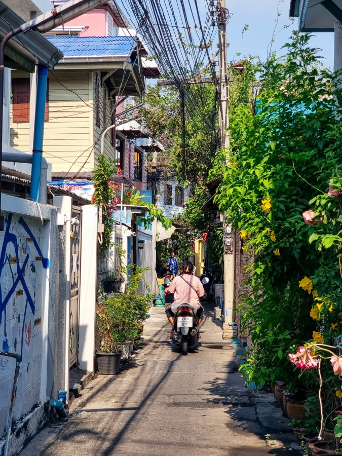 quartier kudee jin - bangkok